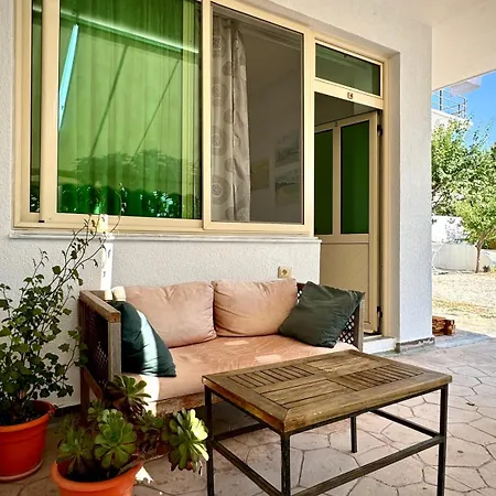 Bed & Breakfast Rahmi & Veli Dervishaj *