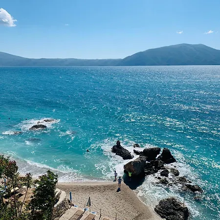 فندق مبيت وإفطار Rahmi & Veli Dervishaj Radhimë